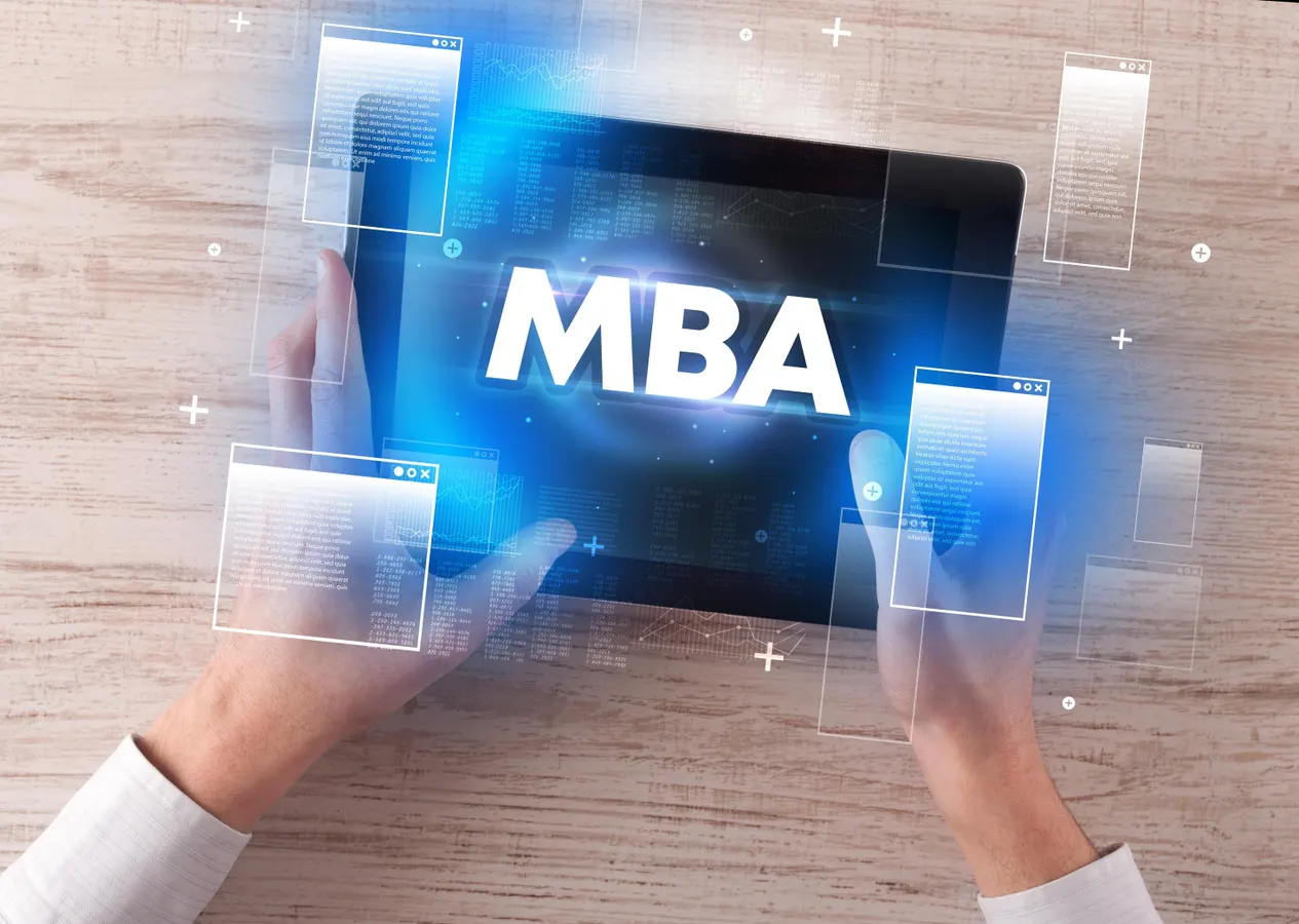 Online MBA vs. Traditional MBA: Which One Should You Choose?